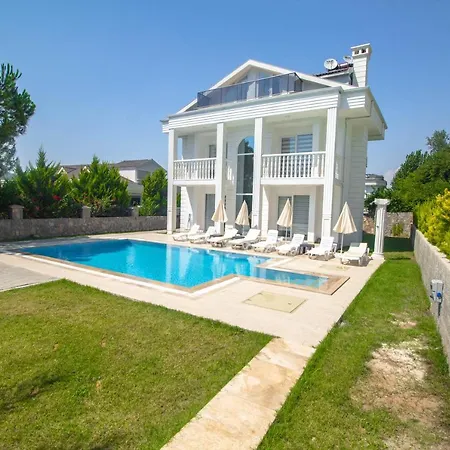 Hanimeli Villa, Oezel Havuzlu, فيلة فتحية