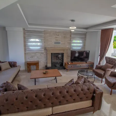 Hanimeli Villa, Oezel Havuzlu,